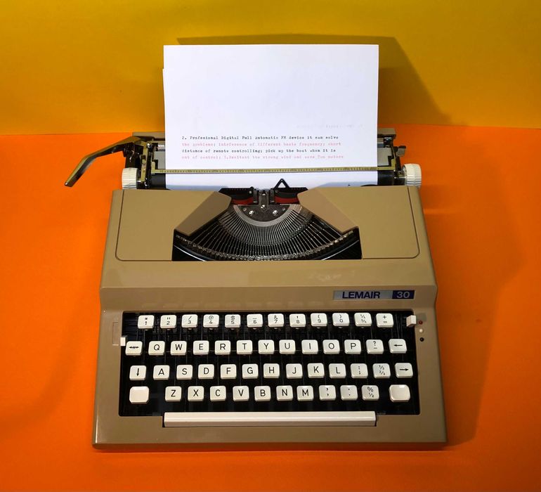 Пишеща Машина Lemair 30 3 цвята Латиница Qwerty нова лента топ състоян