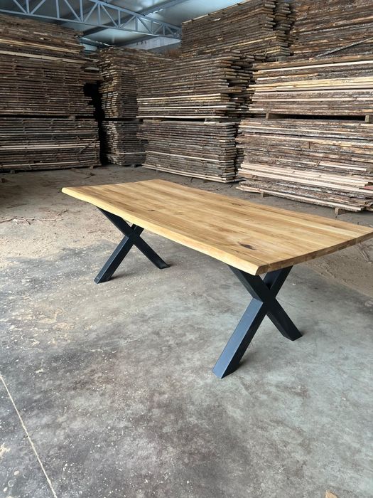 Masă din lemn masiv