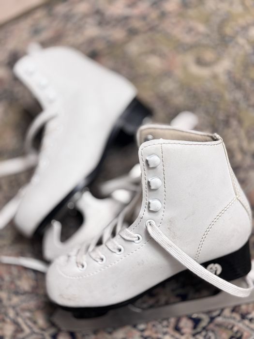 Продам коньки детские