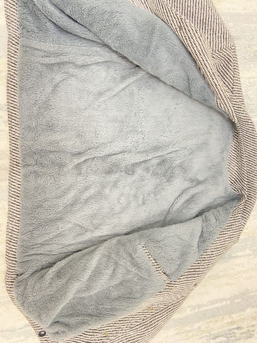 Продам куртку зимнию , новую .