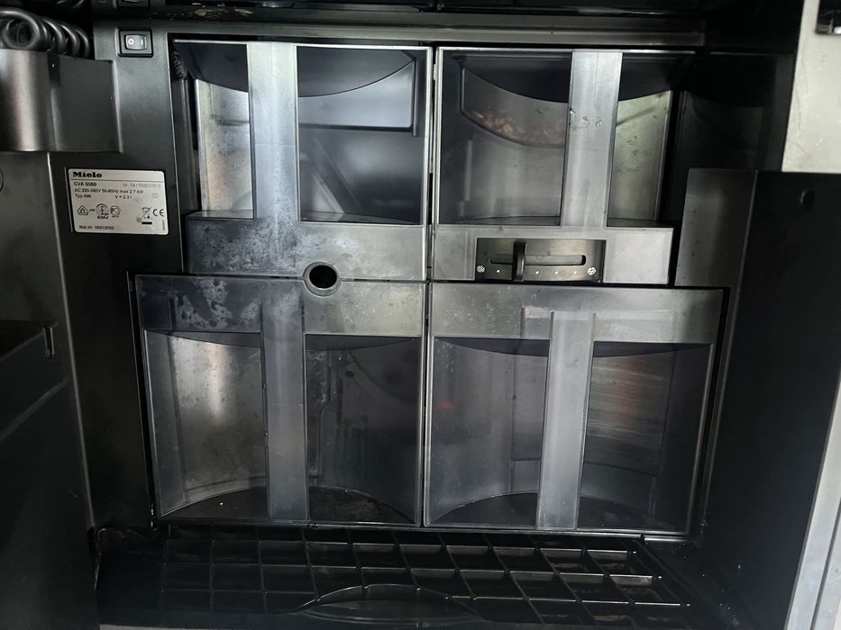 Кафемашина за вграждане Miele CVA5060