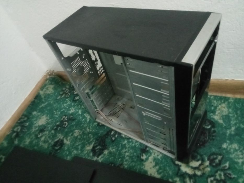 Корпус и флешка вроде работает