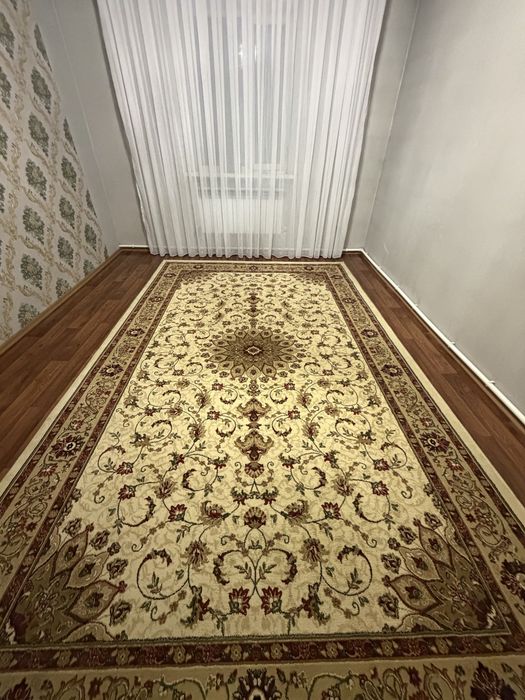 Ковер 2,5*4, в отличном состоянии