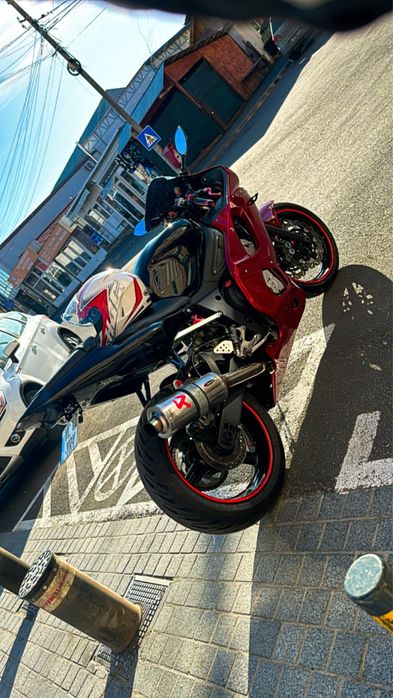 Vând yamaha yzf r6