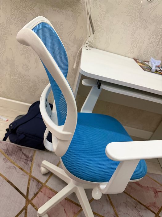 Продам стол +кресло