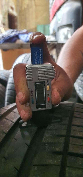 Гуми 2бр 225/55/19 -1 бр - 99лв