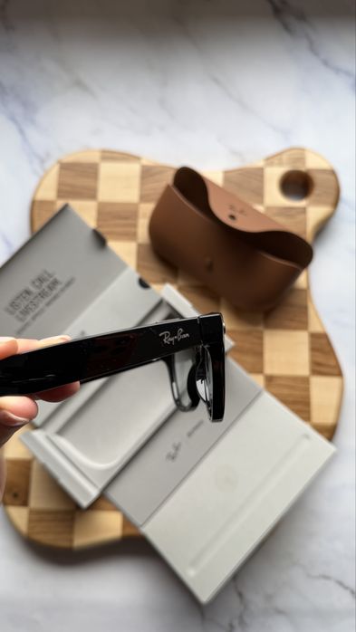 Ochelari noi smart Ray‑Ban Meta (Wayfarer)