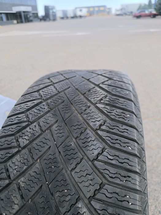 Продам зимние шины 265/60/R18
