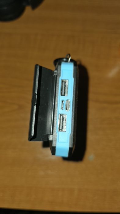 Vand Power bank cu panou solar
