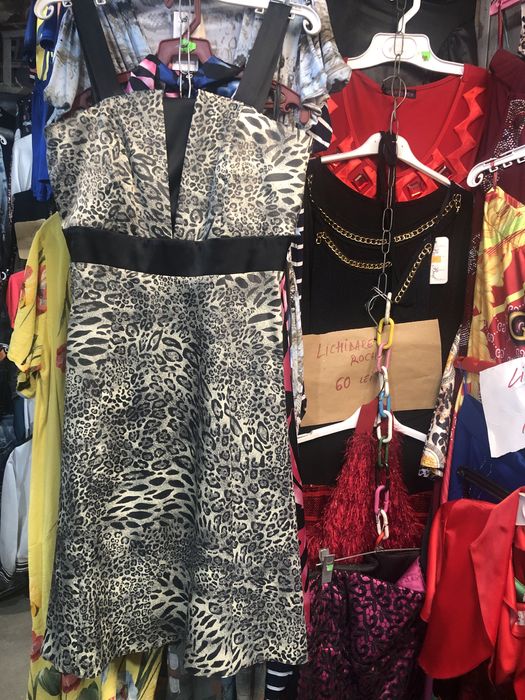 Lichidez rochii de z scurte