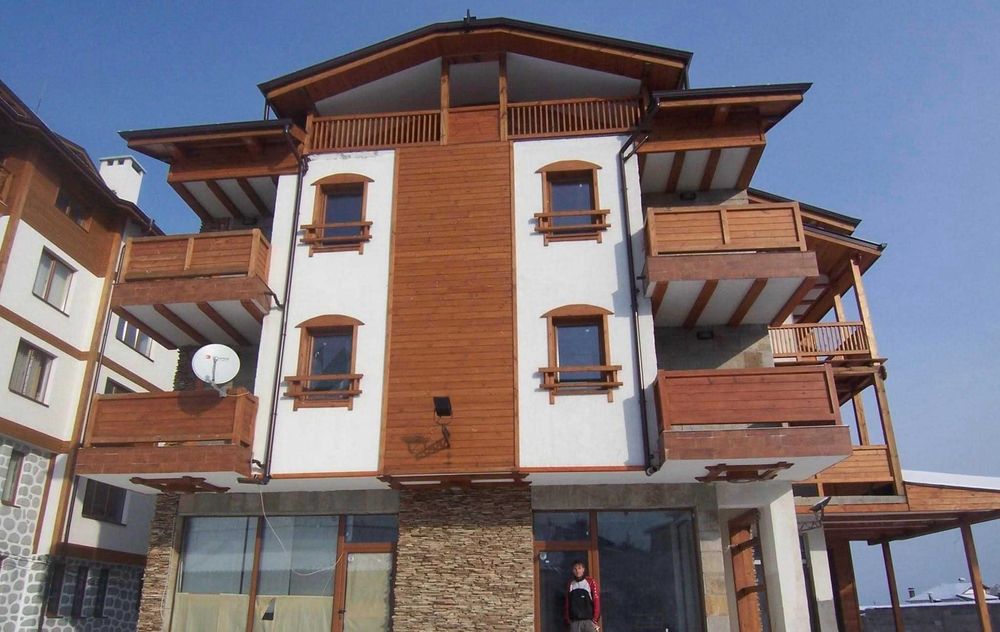 Продава се Хотел в Банско - 2200 кв.м за 237 €/кв.м - Снимка #1