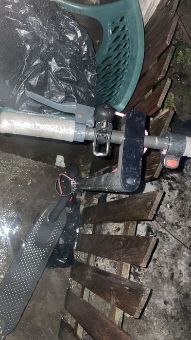 vând trotinetă Xiaomi urgent !!!