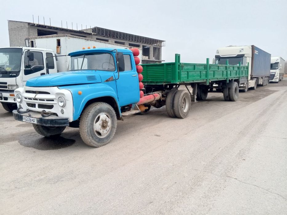 Zil 131 4 ta yangi balon taqilgan yurib turgan moshina