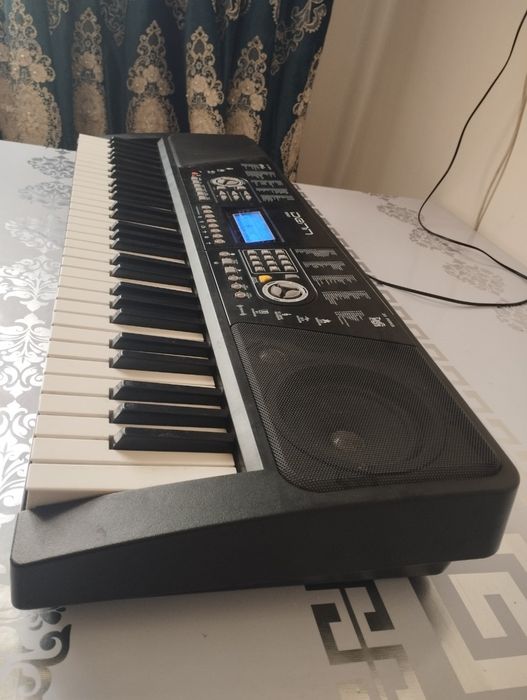 Универсал синтезатор сотилади 400 хил функсали.