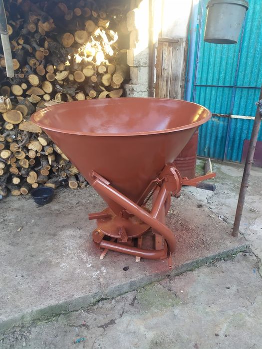 Vând piese tractor UTB 650  și mig de azot