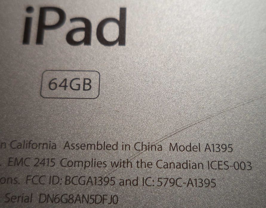 Работещ iPad 2 с кабел 3 метра и калъф