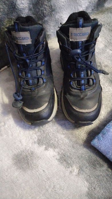 Отдам детскую обувь размер 36