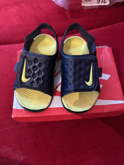 Детски дрехи 9-12м и обувки 25н