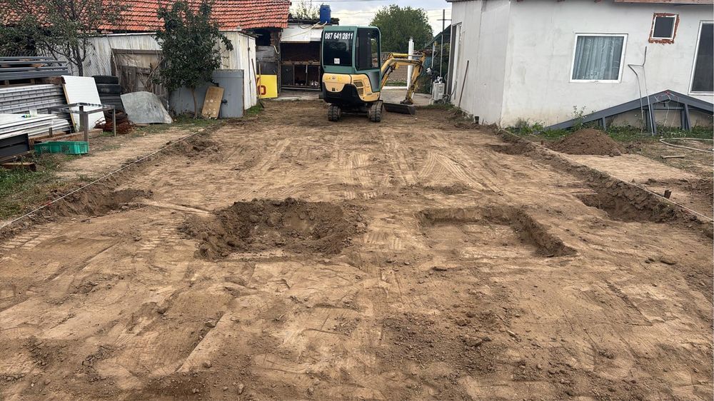 Изкопни услуги с мини багер