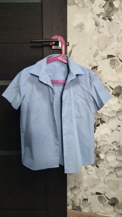 Продам рубашки на 1 класс