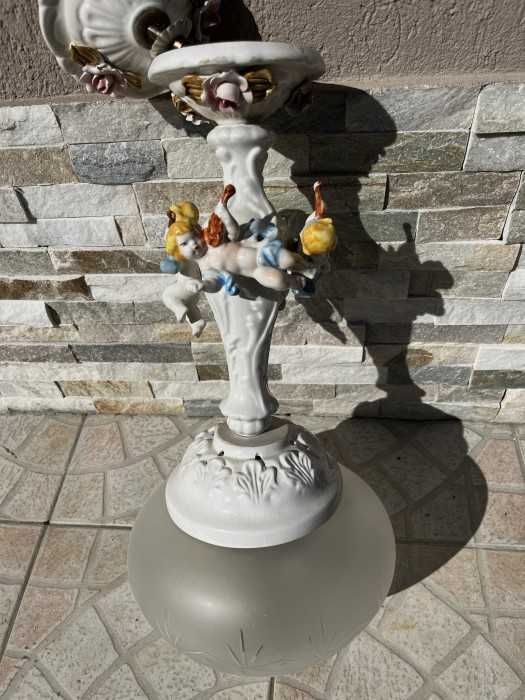 Deosebit candelabru portelan-ornamente ingeri muzicanti-glob cristal gravat-Italia