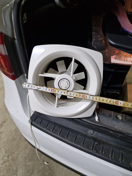 Вытяжной вентилятор 200мм диаметр