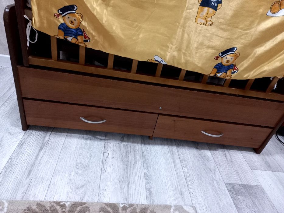 Продам кроватку б/у