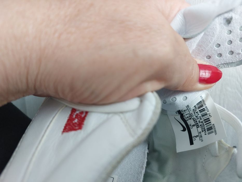 Nike бутонки №42 – естествена кожа, носени веднъж, с турско знаме