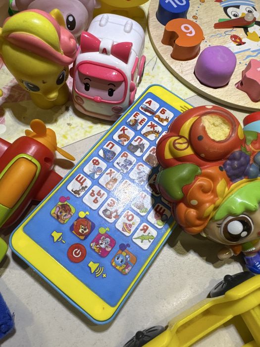 Игрушки малышу развивающие