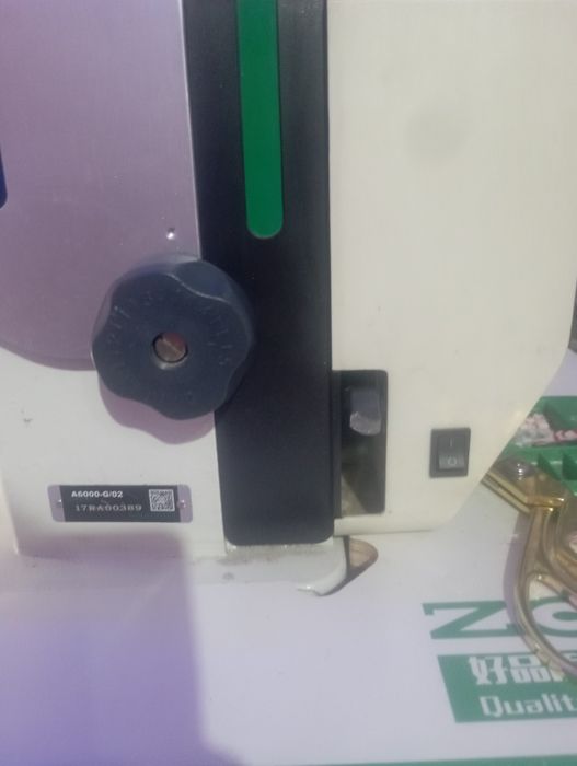 Zoje tikuv mashinasi sotiladi