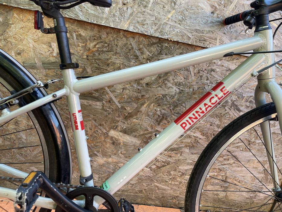 Bicicleta pinnacle cadru aluminiu roti 28” culoare nardo grey
