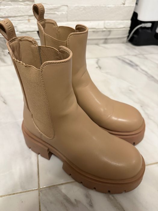 Боти, Guess - оригинални