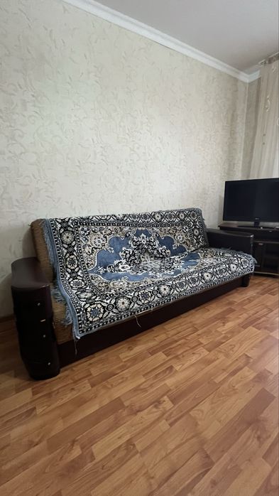 Продаю диван с креслами