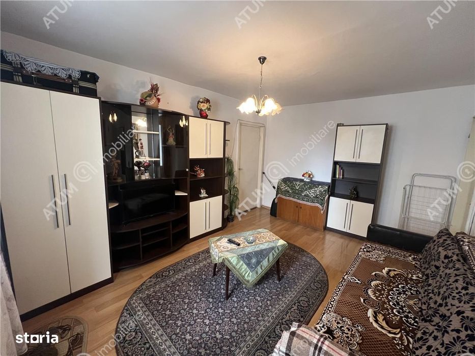 Apartament 3 camere balcon pivnita zona Vasile Aaron din Sibiu — fotografia 3