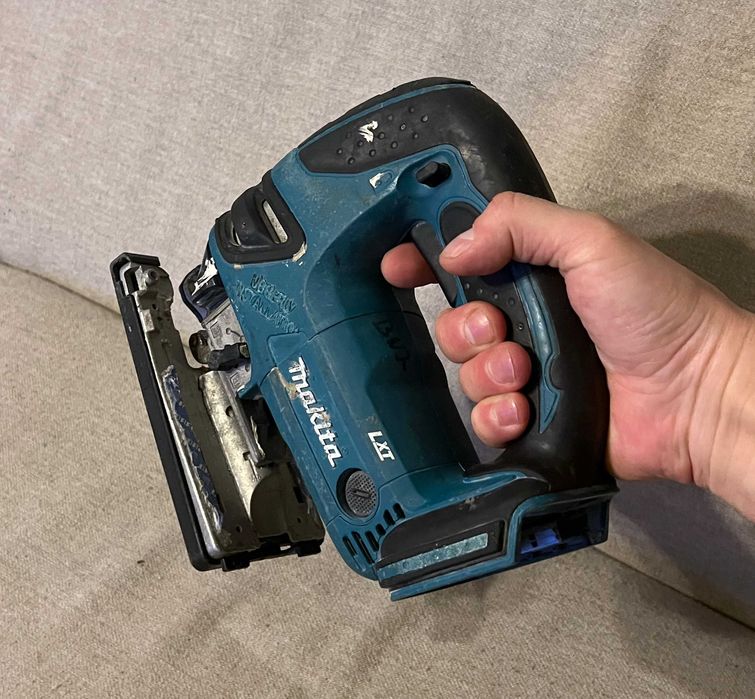 Fierăstrău vertical pendular Makita BJV180, 18V LXT, doar corp