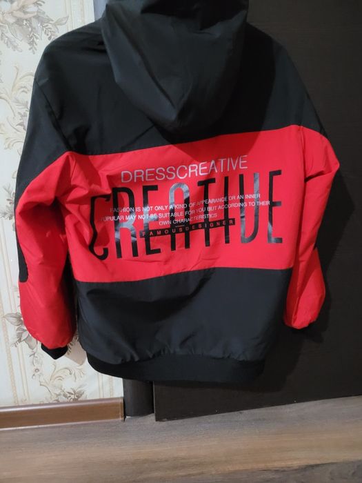 Демисезонная подростковая куртка.