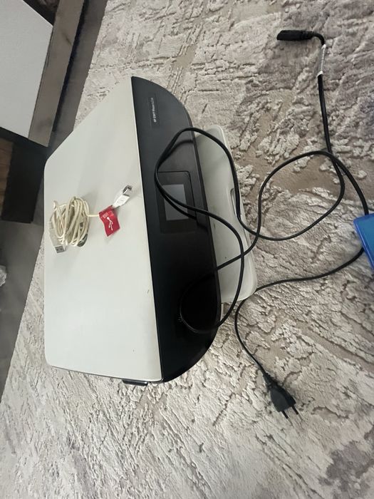 Vand 2 inprimante si jocuri