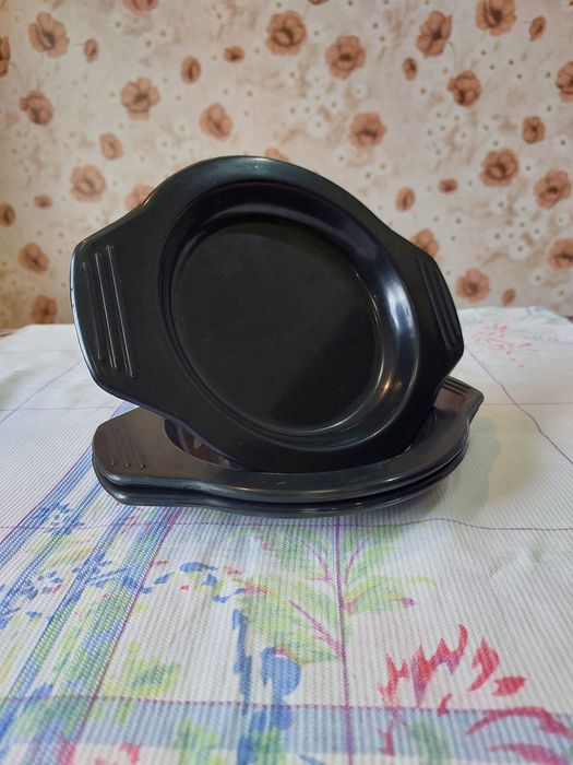 Тарелки из плотной пластмассы
