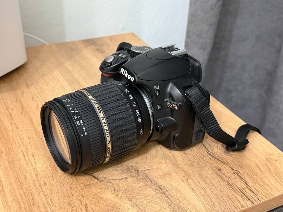 Nikon D3100 два обьектива
