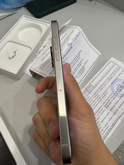 Продам айфон 15 про макс 256 гб в белом цвете