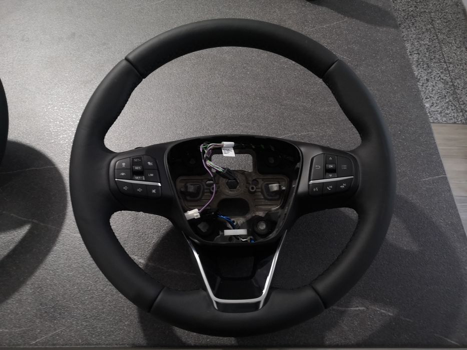 Volan piele încălzire comenzi volan padele ford focus mk4 2019