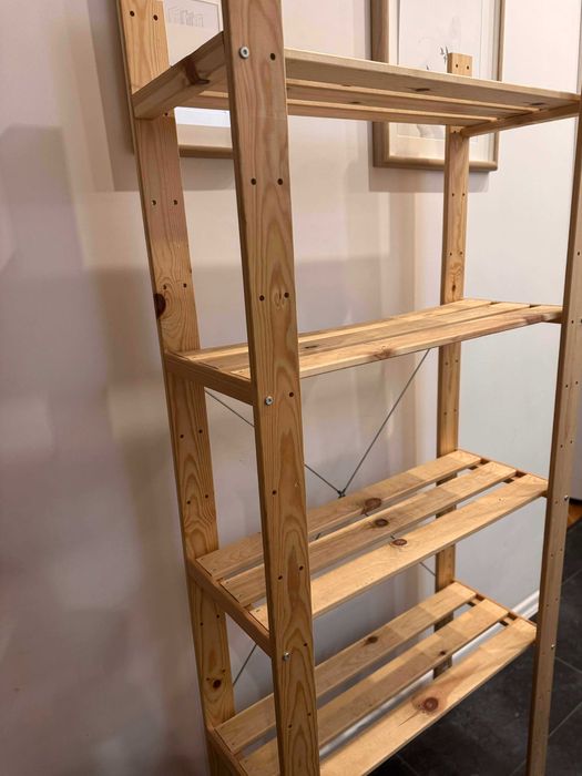 Дървена етажерка - система за съхранение Hajne