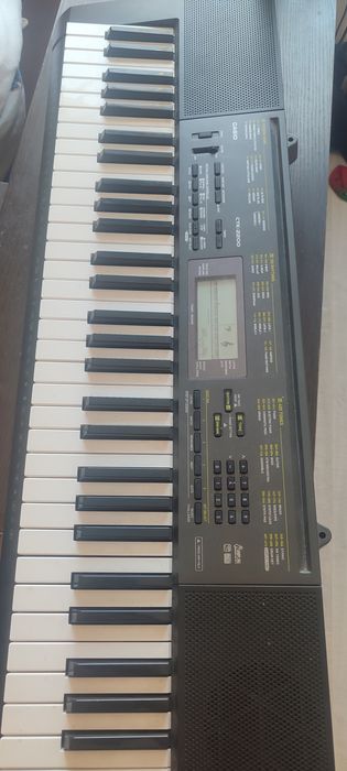 Продаю синтезатор casio в идеальном состоянии