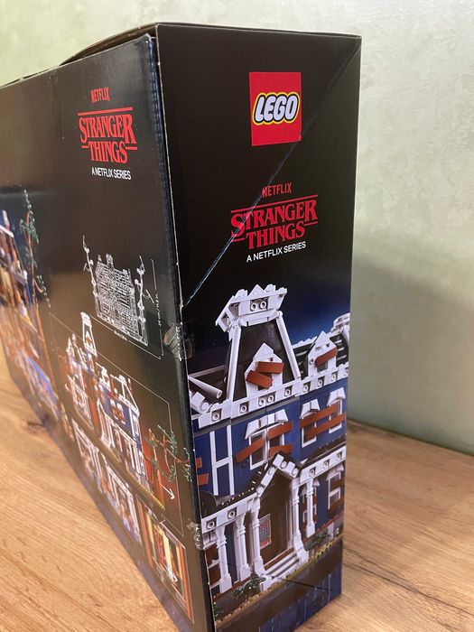 LEGO Stranger Things 11370 — Дом Крилов | Очень странные дела