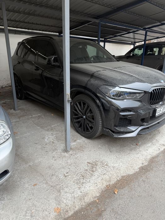 Продам своего черныша Bmw x5 M50. Full Option