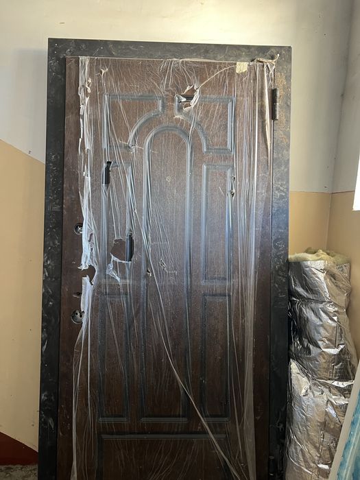 Входная дверь Российская!