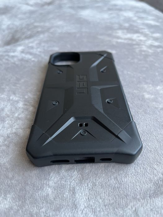 Чехол UAG на айфон 13