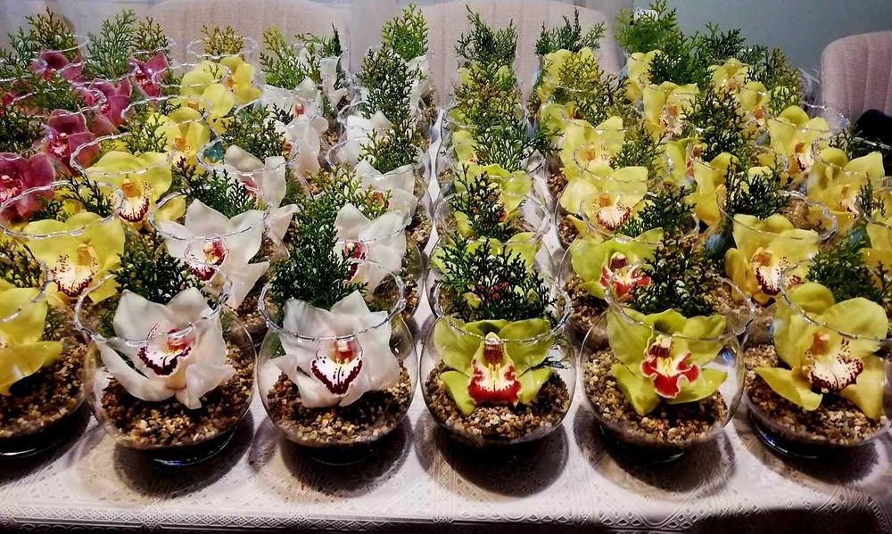 Орхидея или роза в стъклена ваза със специална декорация!!!