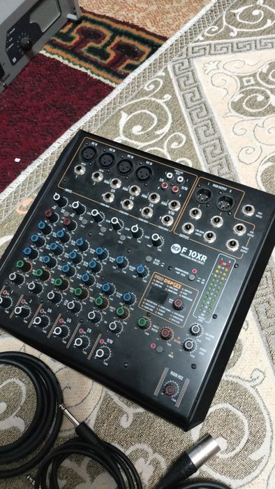 Музыкальный аппаратура сатылады