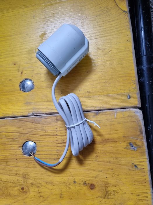 De vânzare 7 bucati termo actuator purmo nc 230v 6809